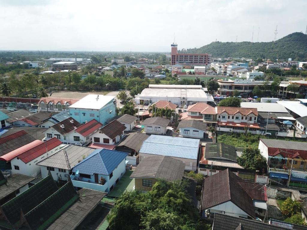 Thanyachatra Boutique Phetchaburi Exterior foto